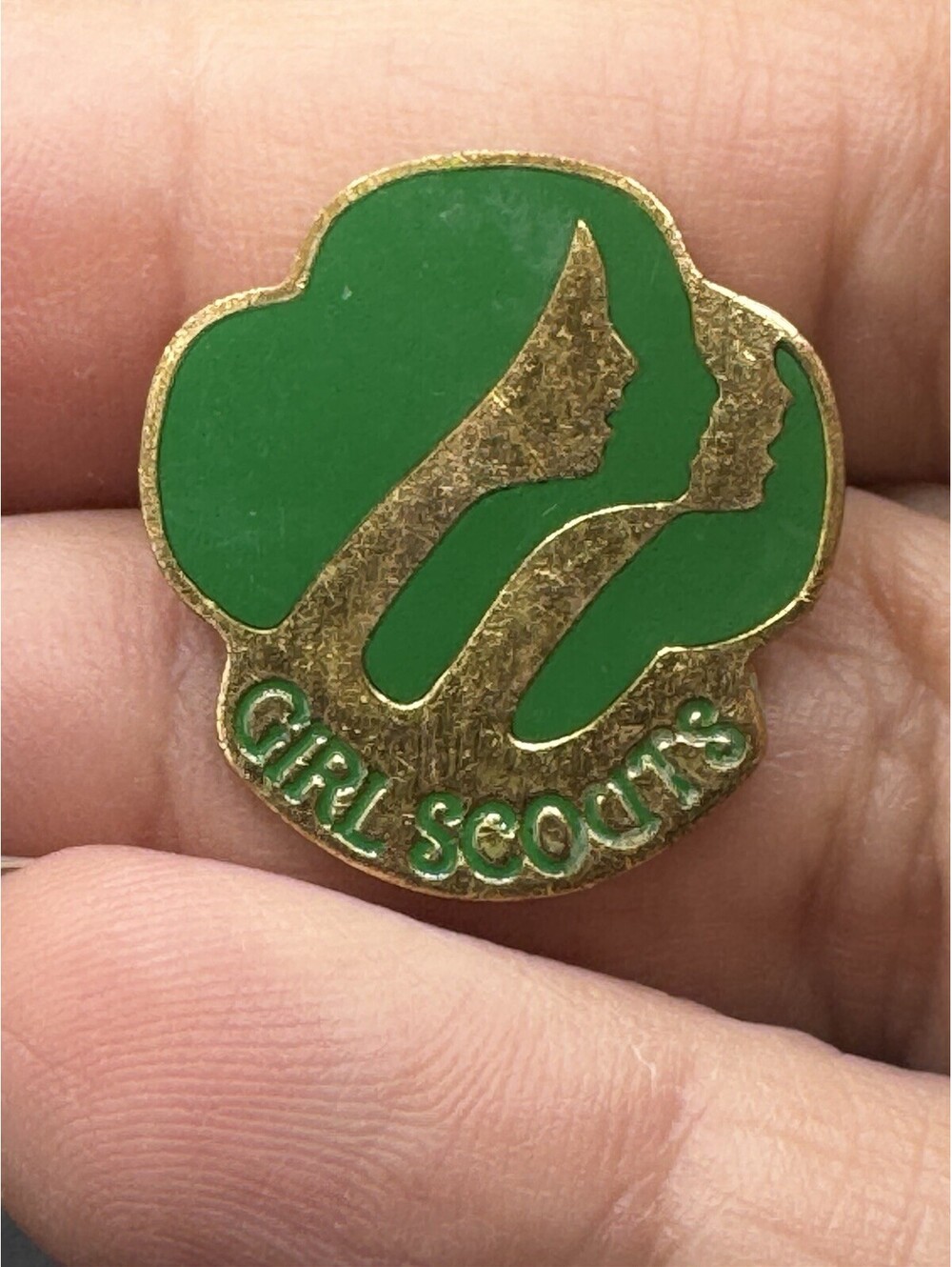 Vintage 1980 Girl Scouts America USA Pin GSUSA Logo 80s - D. Green Trefoil Pin